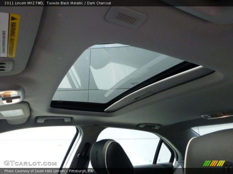 Tuxedo Black Metallic / Dark Charcoal 2011 Lincoln MKZ FWD