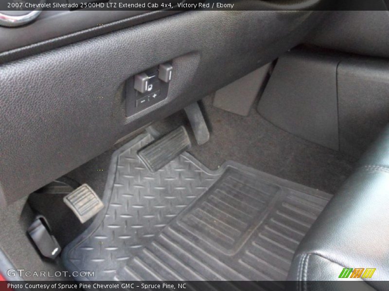 Victory Red / Ebony 2007 Chevrolet Silverado 2500HD LTZ Extended Cab 4x4