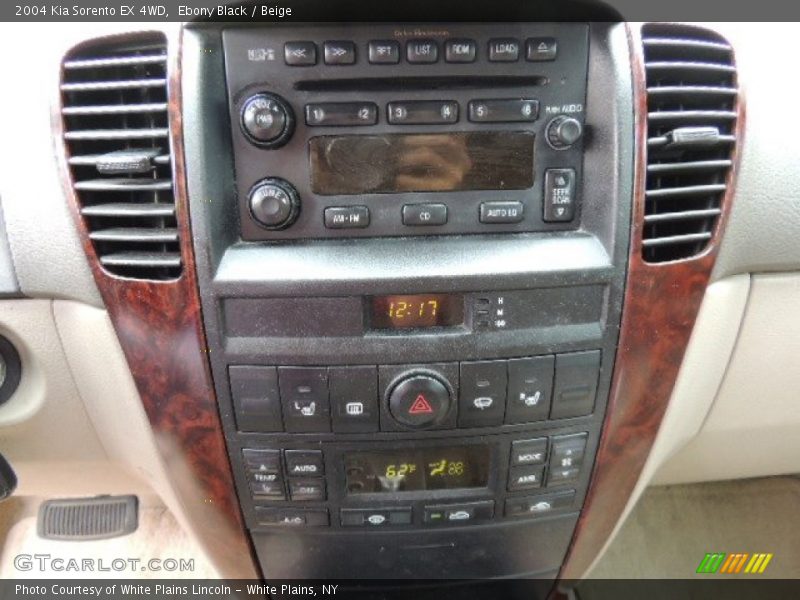 Controls of 2004 Sorento EX 4WD