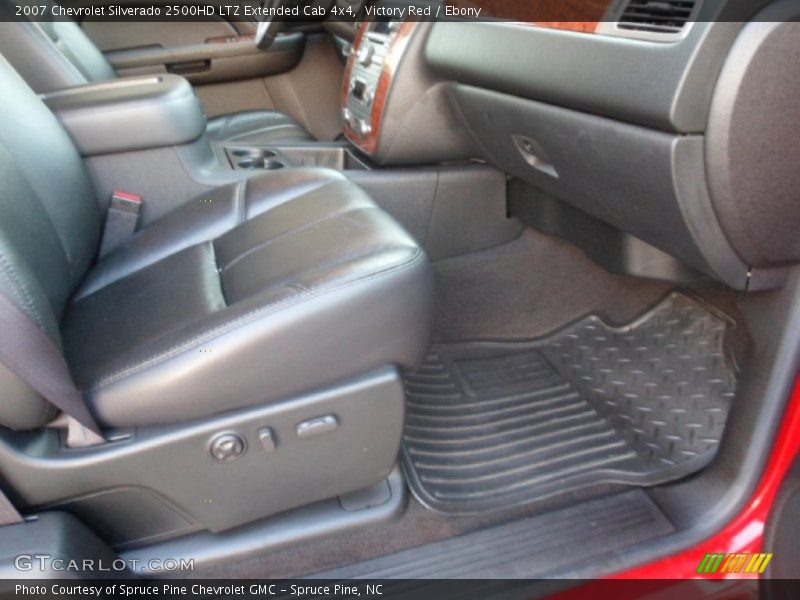 Victory Red / Ebony 2007 Chevrolet Silverado 2500HD LTZ Extended Cab 4x4