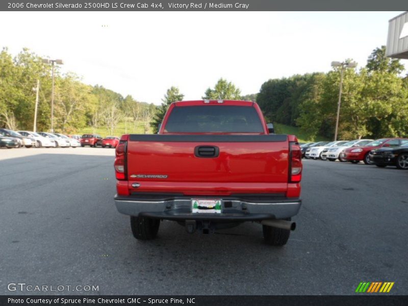 Victory Red / Medium Gray 2006 Chevrolet Silverado 2500HD LS Crew Cab 4x4