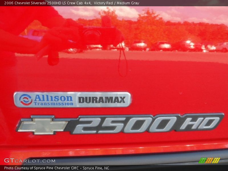 Victory Red / Medium Gray 2006 Chevrolet Silverado 2500HD LS Crew Cab 4x4