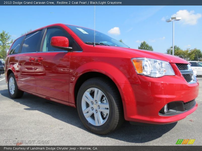 Front 3/4 View of 2013 Grand Caravan Crew