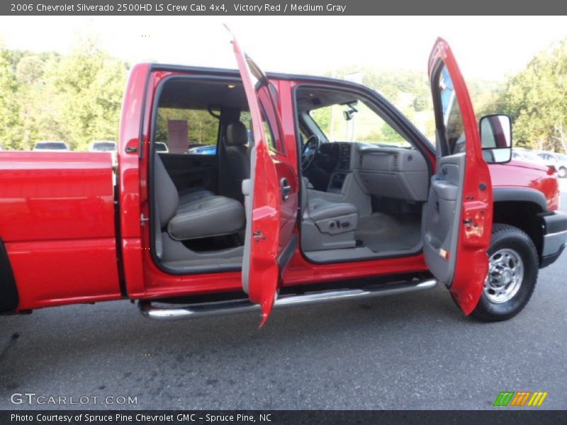 Victory Red / Medium Gray 2006 Chevrolet Silverado 2500HD LS Crew Cab 4x4