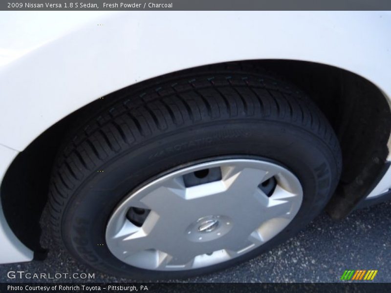 Fresh Powder / Charcoal 2009 Nissan Versa 1.8 S Sedan