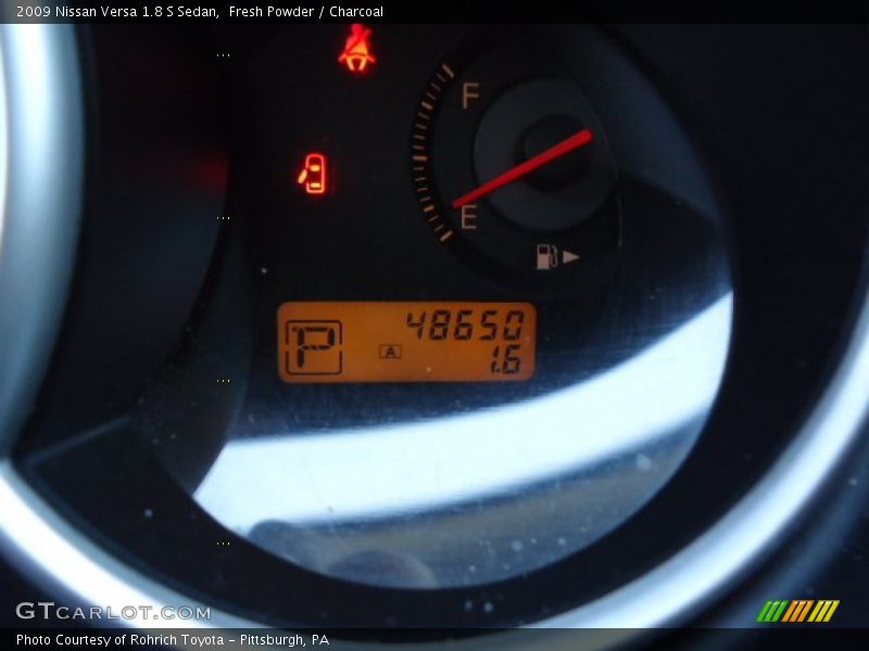 Fresh Powder / Charcoal 2009 Nissan Versa 1.8 S Sedan