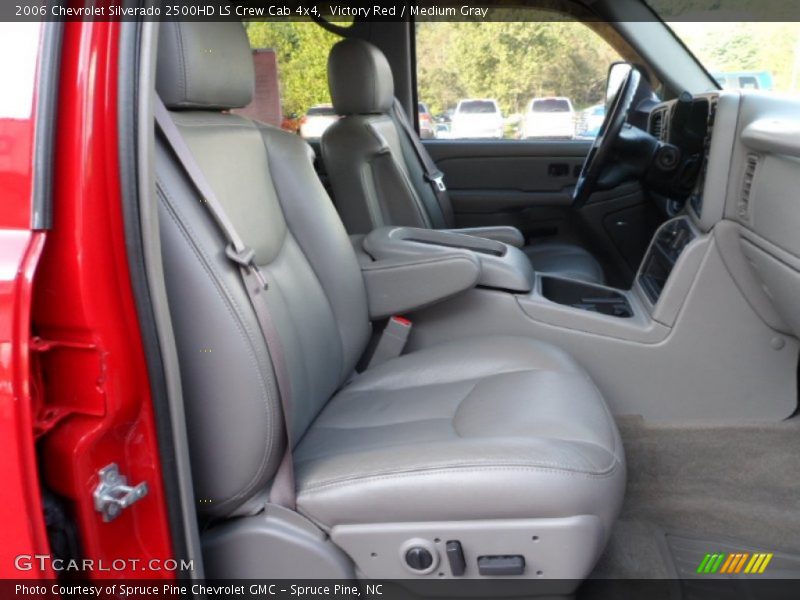 Victory Red / Medium Gray 2006 Chevrolet Silverado 2500HD LS Crew Cab 4x4