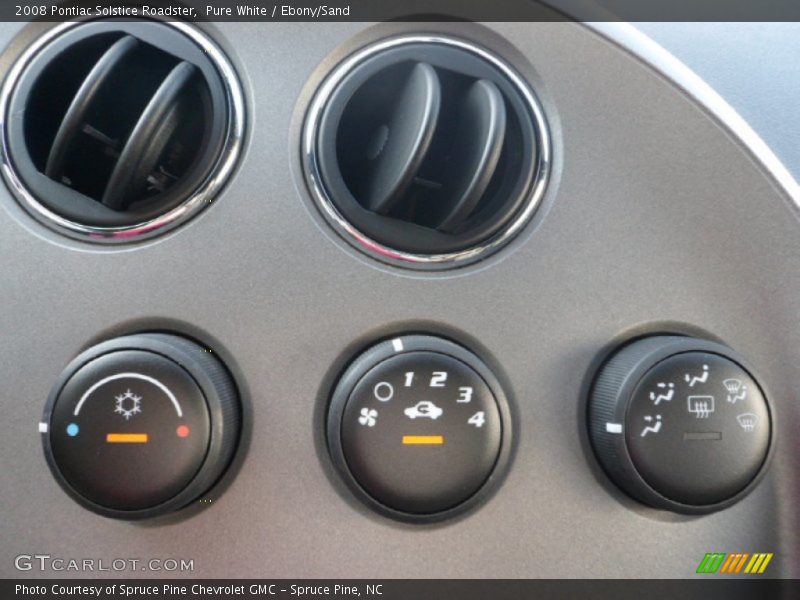 Pure White / Ebony/Sand 2008 Pontiac Solstice Roadster