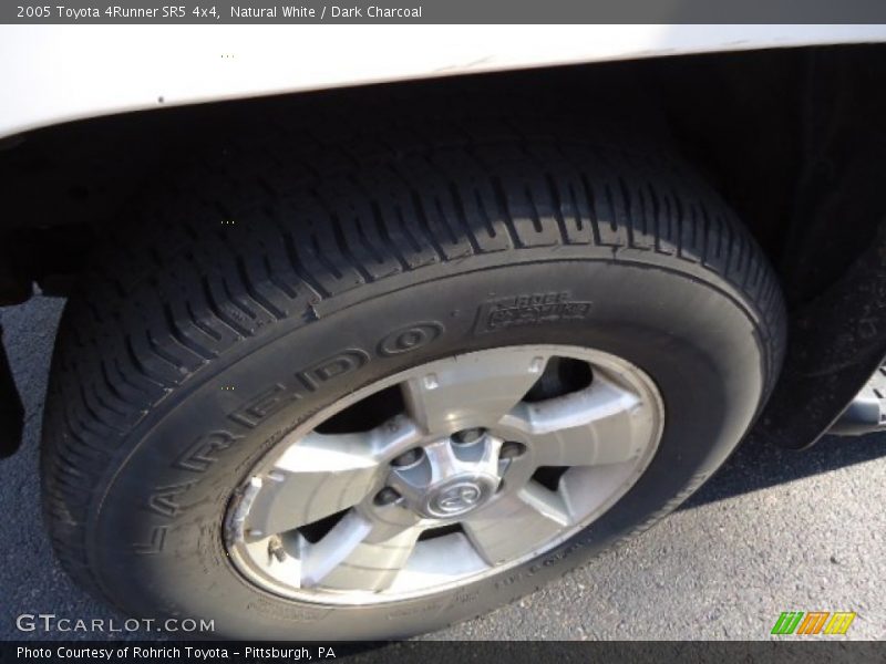 Natural White / Dark Charcoal 2005 Toyota 4Runner SR5 4x4