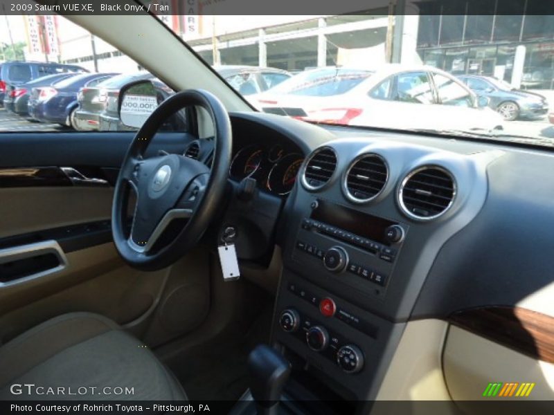 Black Onyx / Tan 2009 Saturn VUE XE