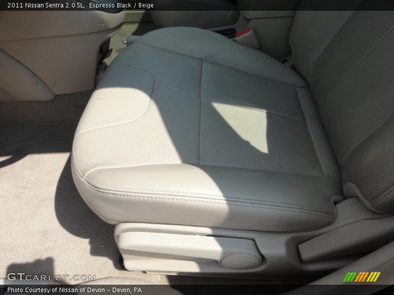 Espresso Black / Beige 2011 Nissan Sentra 2.0 SL