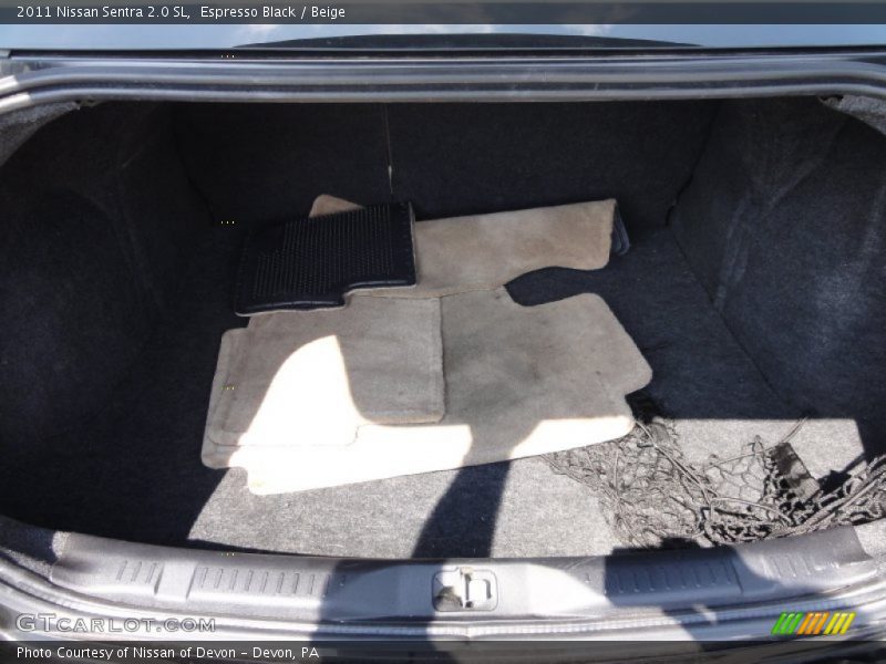 Espresso Black / Beige 2011 Nissan Sentra 2.0 SL