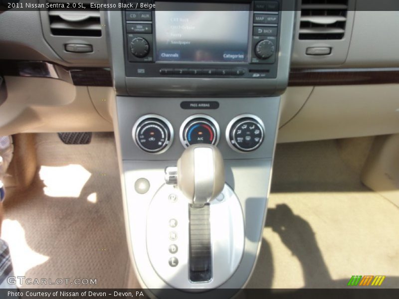 Espresso Black / Beige 2011 Nissan Sentra 2.0 SL