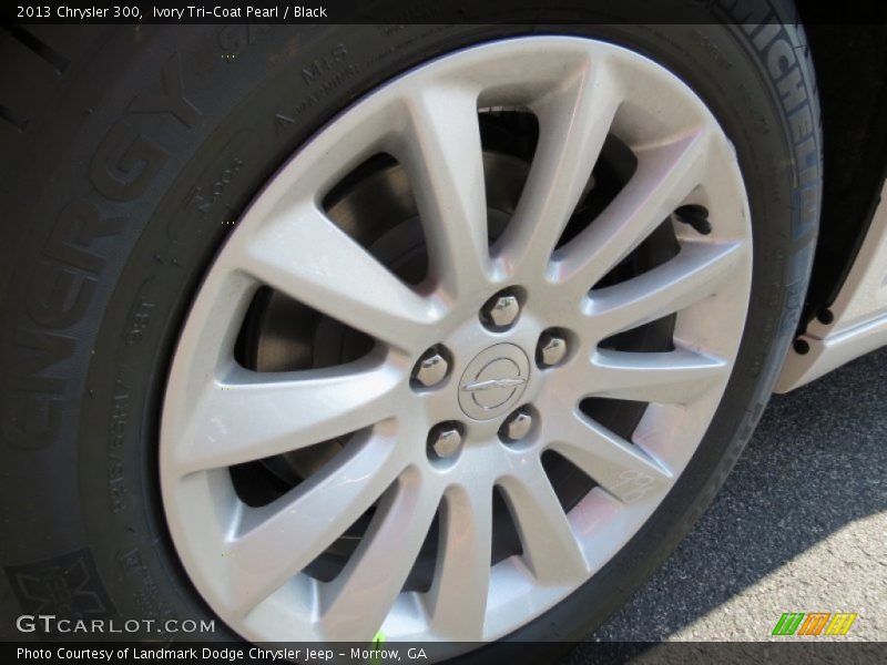 Ivory Tri-Coat Pearl / Black 2013 Chrysler 300