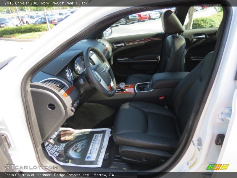 Ivory Tri-Coat Pearl / Black 2013 Chrysler 300