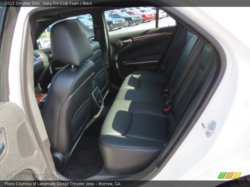 Ivory Tri-Coat Pearl / Black 2013 Chrysler 300