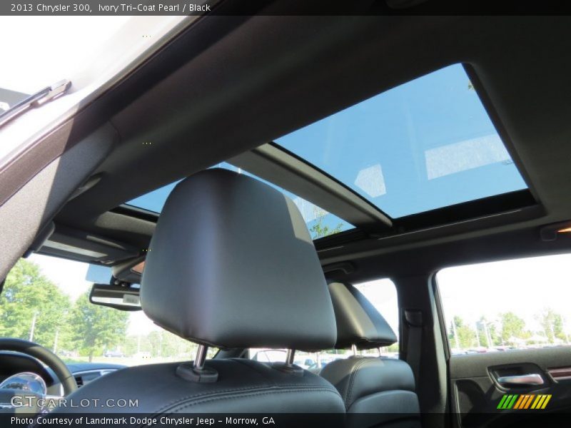 Ivory Tri-Coat Pearl / Black 2013 Chrysler 300