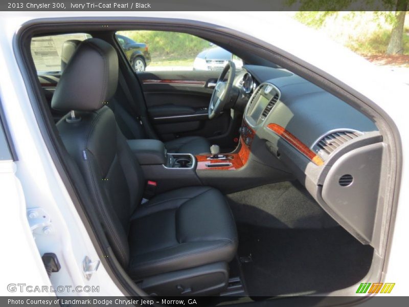 Ivory Tri-Coat Pearl / Black 2013 Chrysler 300