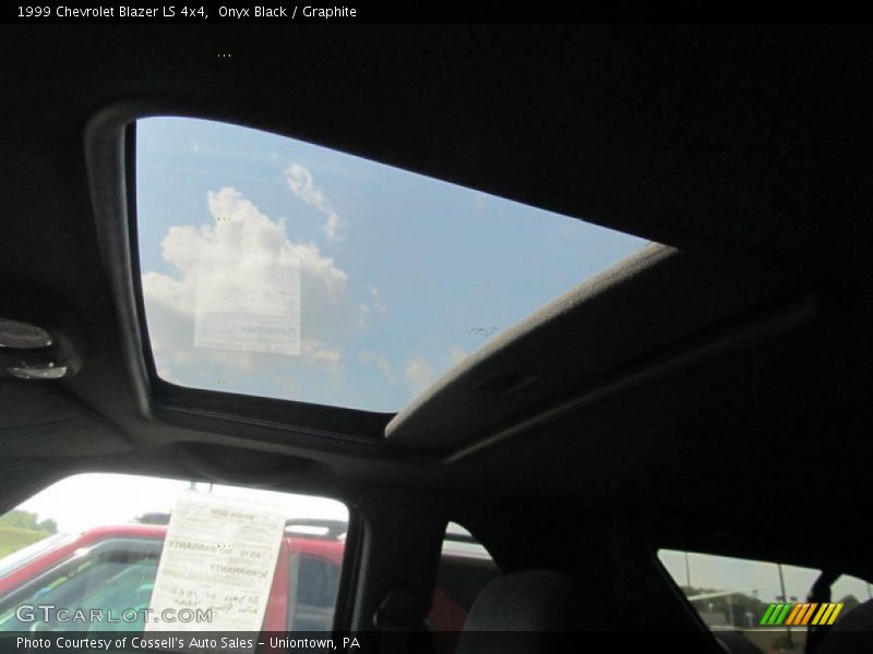 Onyx Black / Graphite 1999 Chevrolet Blazer LS 4x4