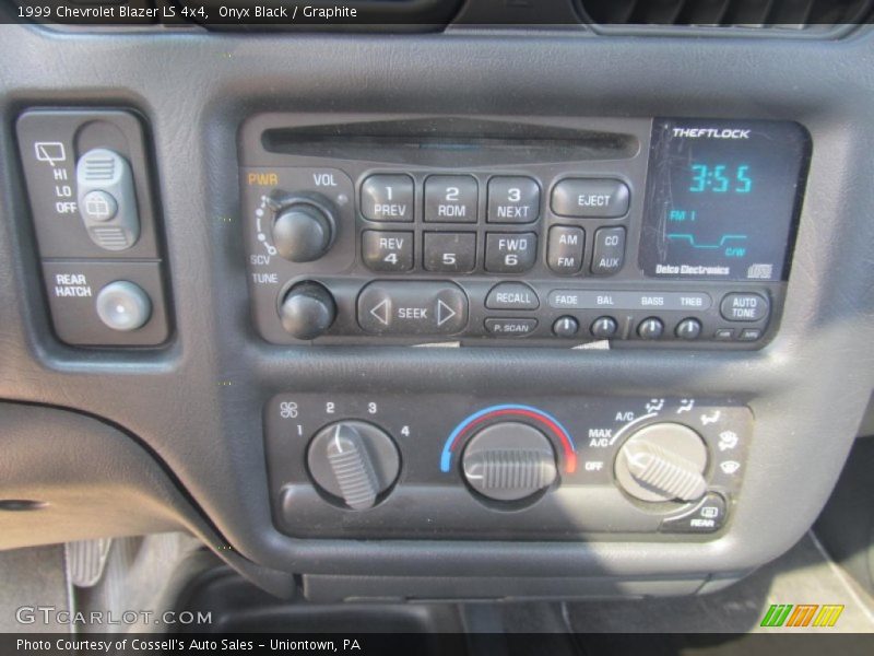 Onyx Black / Graphite 1999 Chevrolet Blazer LS 4x4