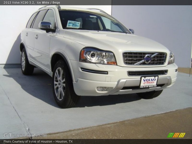 Ice White / Beige 2013 Volvo XC90 3.2