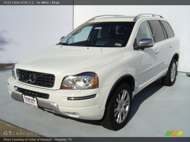 Ice White / Beige 2013 Volvo XC90 3.2
