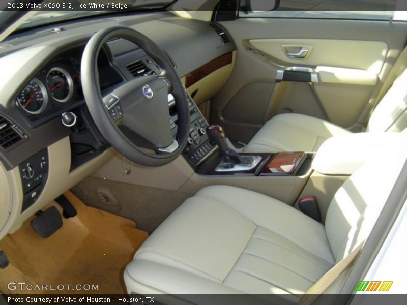 Ice White / Beige 2013 Volvo XC90 3.2