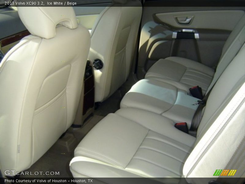 Ice White / Beige 2013 Volvo XC90 3.2