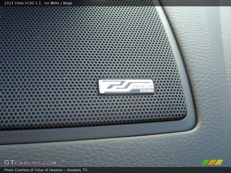 Ice White / Beige 2013 Volvo XC90 3.2