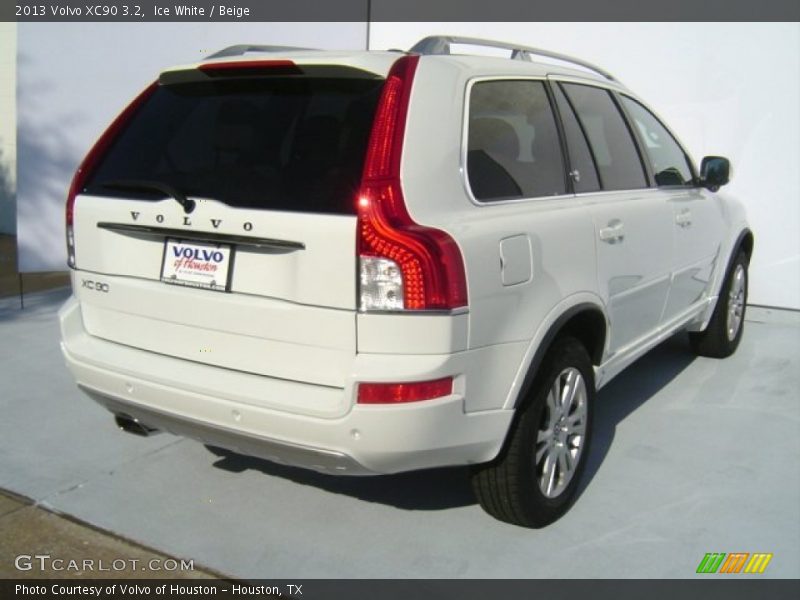 Ice White / Beige 2013 Volvo XC90 3.2