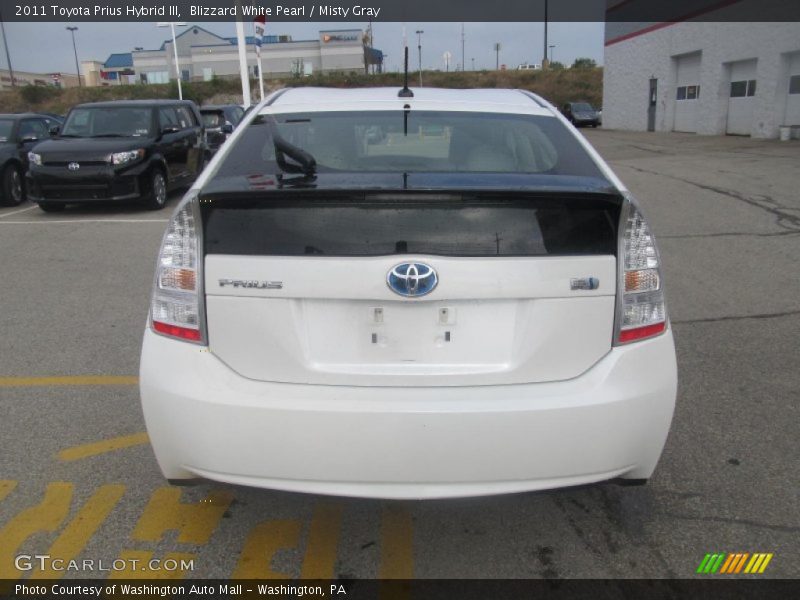 Blizzard White Pearl / Misty Gray 2011 Toyota Prius Hybrid III