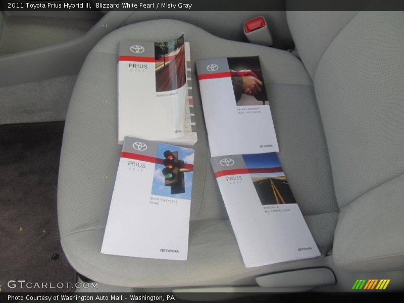 Blizzard White Pearl / Misty Gray 2011 Toyota Prius Hybrid III