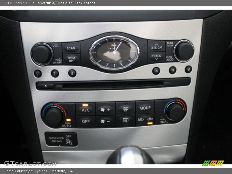 Controls of 2010 G 37 Convertible
