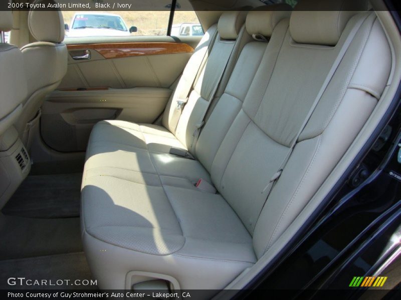Black / Ivory 2006 Toyota Avalon Limited