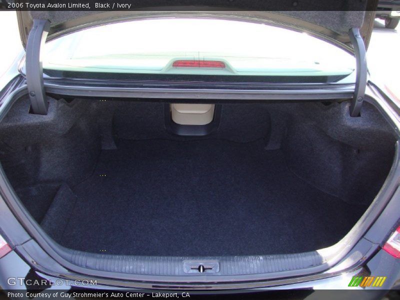 Black / Ivory 2006 Toyota Avalon Limited