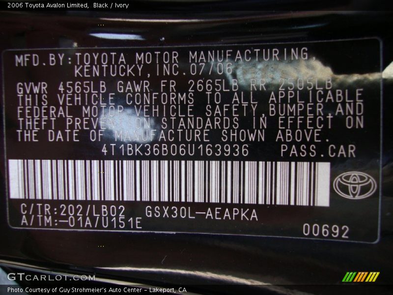 Black / Ivory 2006 Toyota Avalon Limited