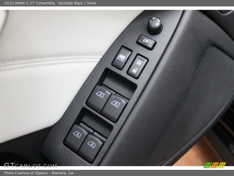 Controls of 2010 G 37 Convertible