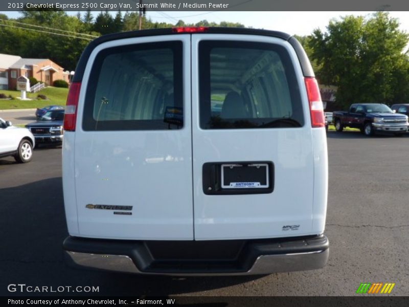 Summit White / Medium Pewter 2013 Chevrolet Express 2500 Cargo Van