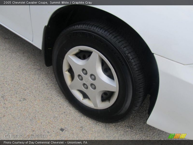 Summit White / Graphite Gray 2005 Chevrolet Cavalier Coupe