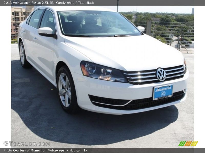 Candy White / Titan Black 2013 Volkswagen Passat 2.5L SE