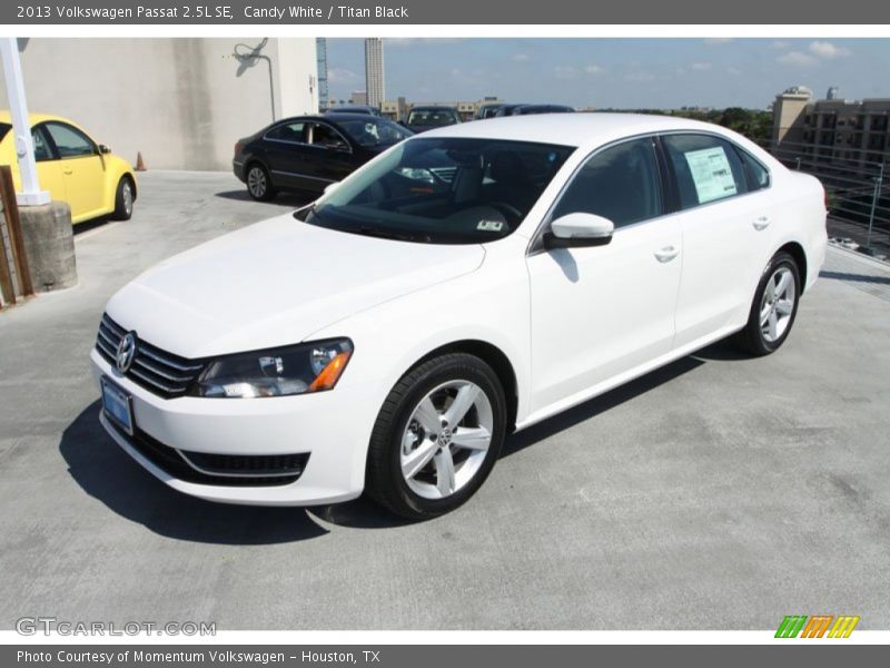 Candy White / Titan Black 2013 Volkswagen Passat 2.5L SE
