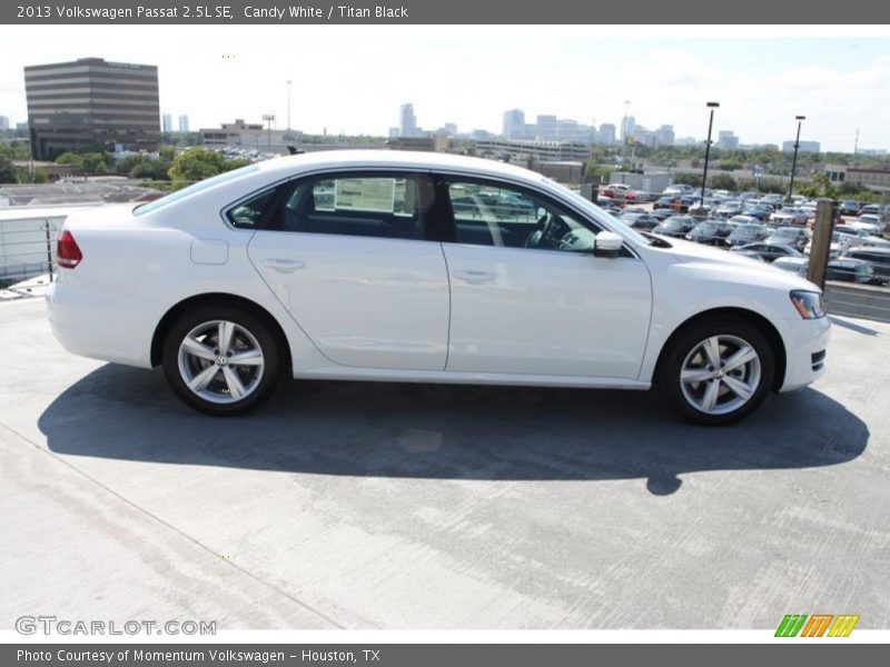 Candy White / Titan Black 2013 Volkswagen Passat 2.5L SE