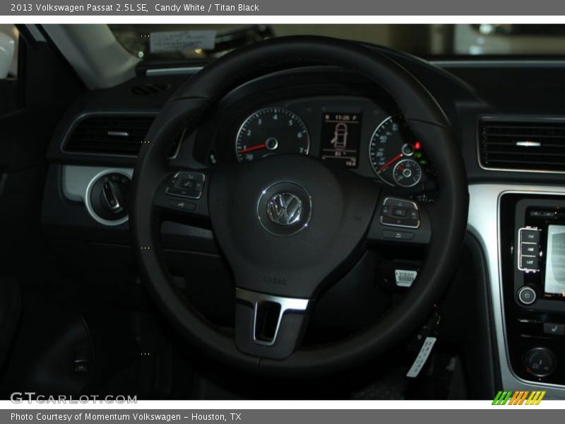 Candy White / Titan Black 2013 Volkswagen Passat 2.5L SE