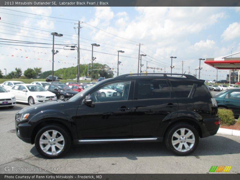 Labrador Black Pearl / Black 2013 Mitsubishi Outlander SE