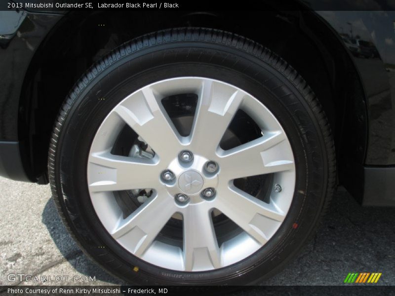 Labrador Black Pearl / Black 2013 Mitsubishi Outlander SE