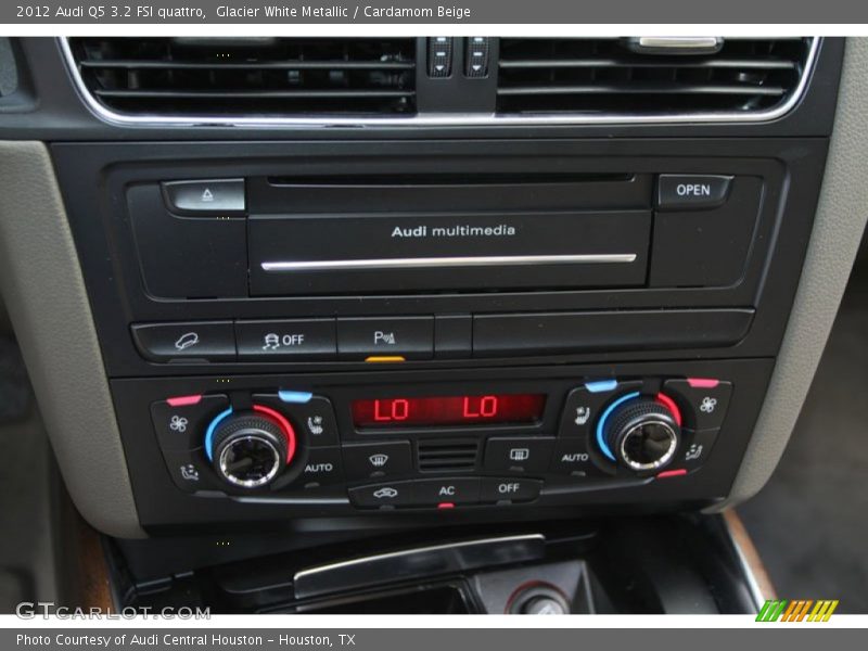 Glacier White Metallic / Cardamom Beige 2012 Audi Q5 3.2 FSI quattro
