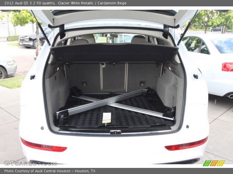 Glacier White Metallic / Cardamom Beige 2012 Audi Q5 3.2 FSI quattro