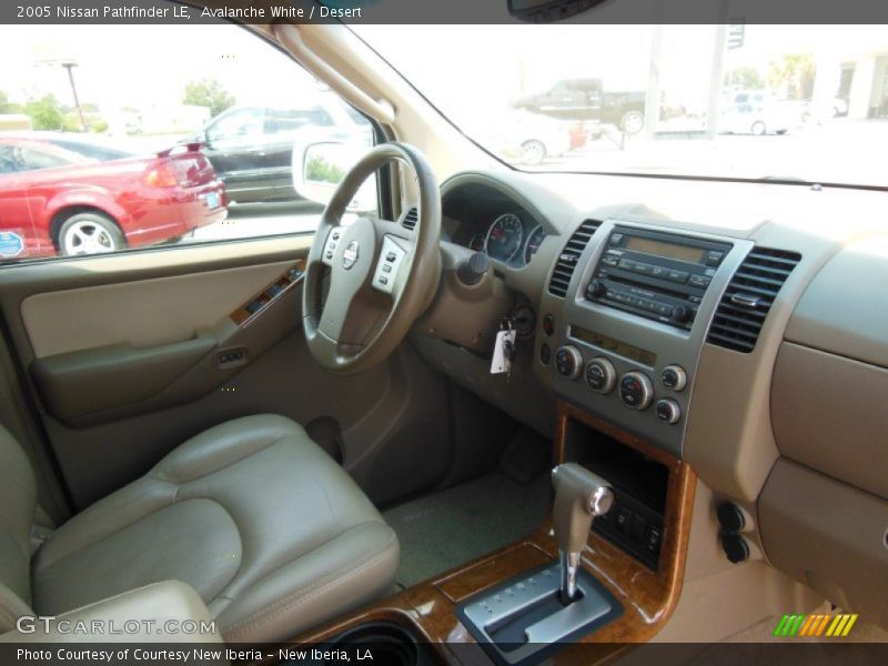Avalanche White / Desert 2005 Nissan Pathfinder LE