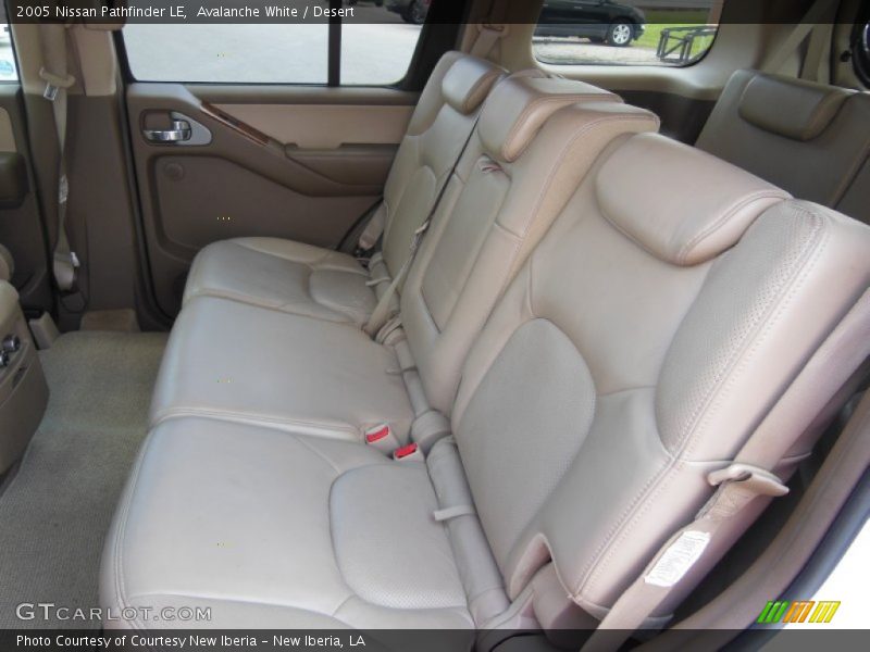 Avalanche White / Desert 2005 Nissan Pathfinder LE