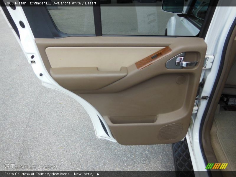 Avalanche White / Desert 2005 Nissan Pathfinder LE